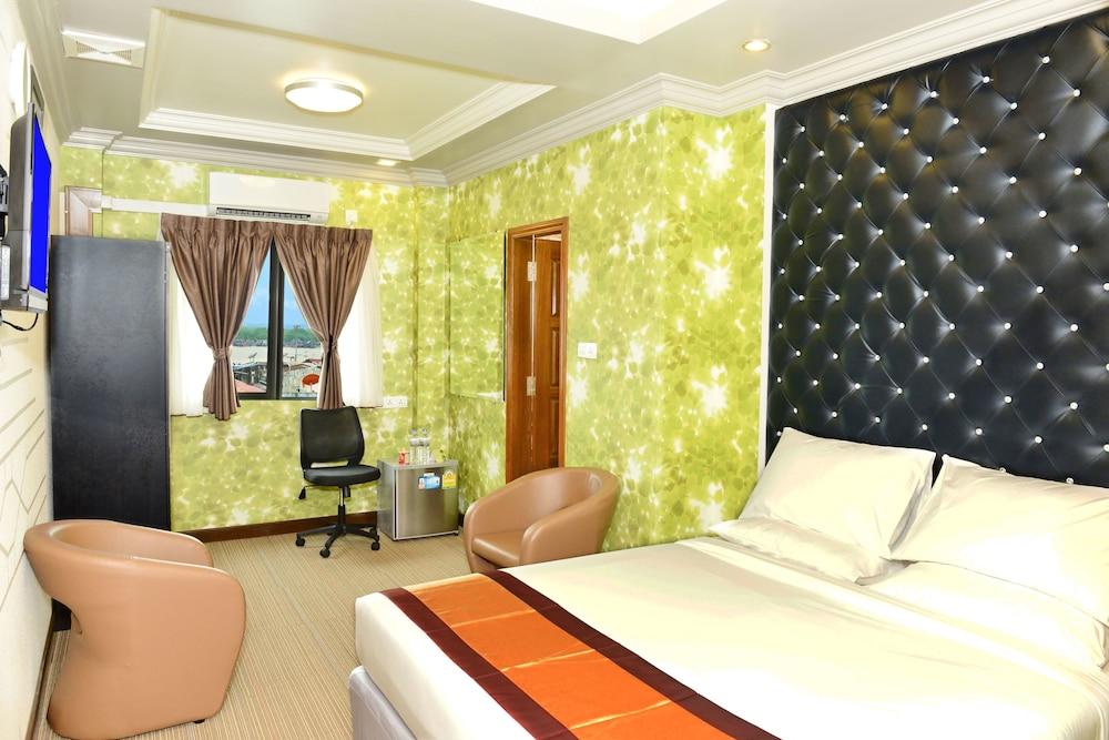 Hotel Grand United - 21St Downtown Yangon Bagian luar foto