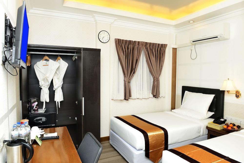 Hotel Grand United - 21St Downtown Yangon Bagian luar foto