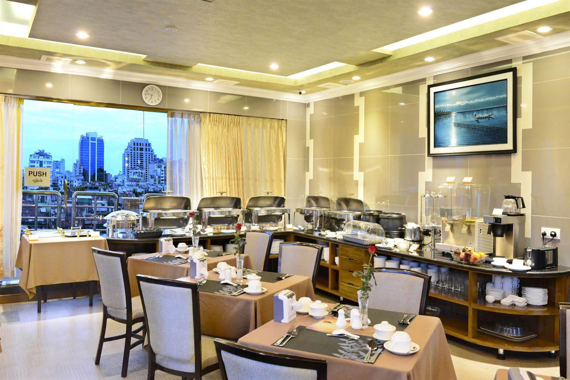 Hotel Grand United - 21St Downtown Yangon Bagian luar foto