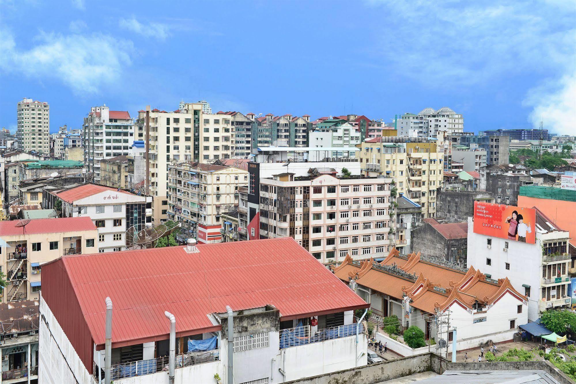 Hotel Grand United - 21St Downtown Yangon Bagian luar foto